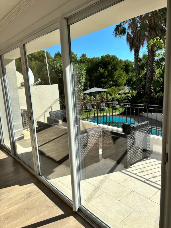 vue piscine séjour carry